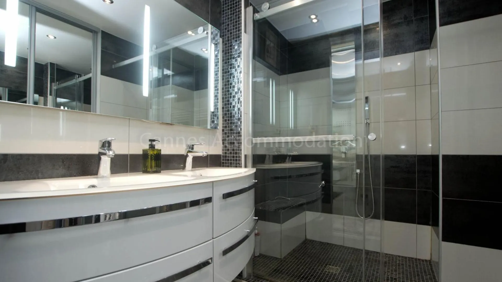 Isadora Apartment Cannes France
